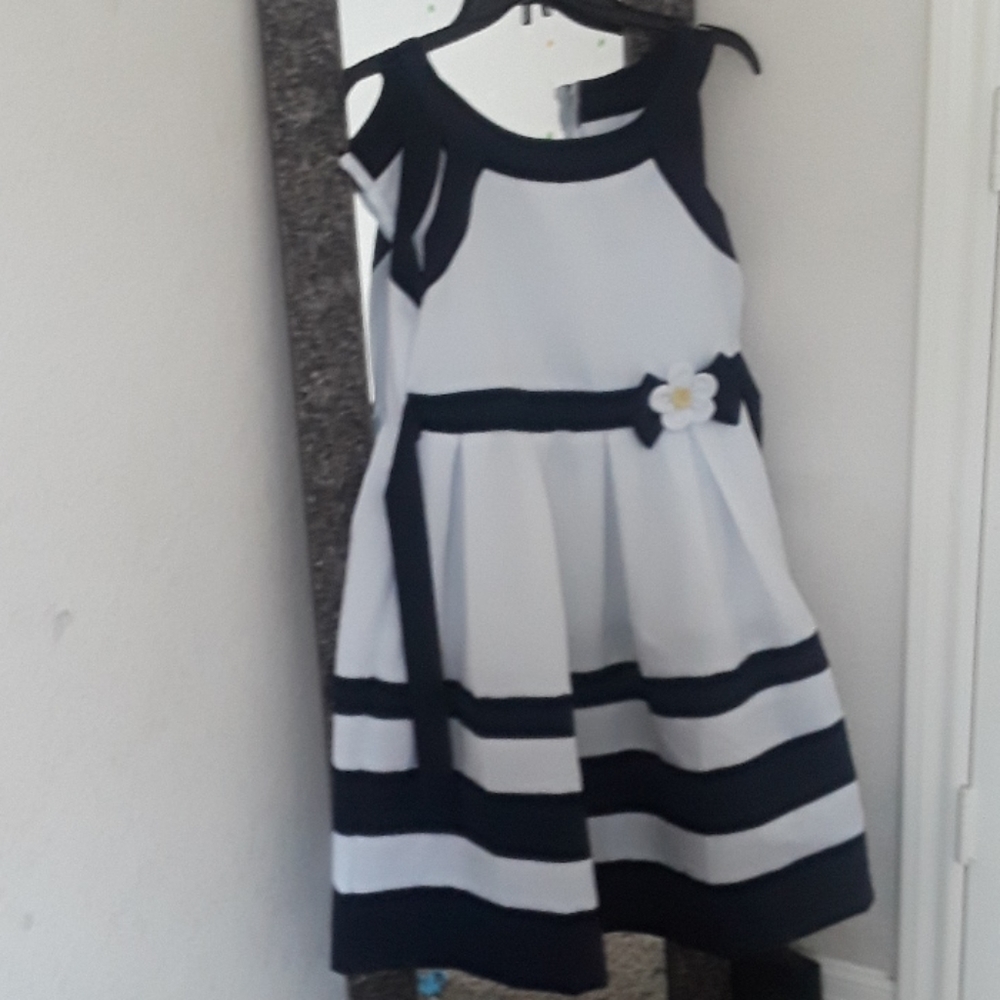 Children dresses